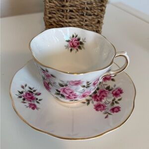 Queens England Rosina “Wild Flowers” Fine Bone China Tea Cup & Saucer Mug Vintag